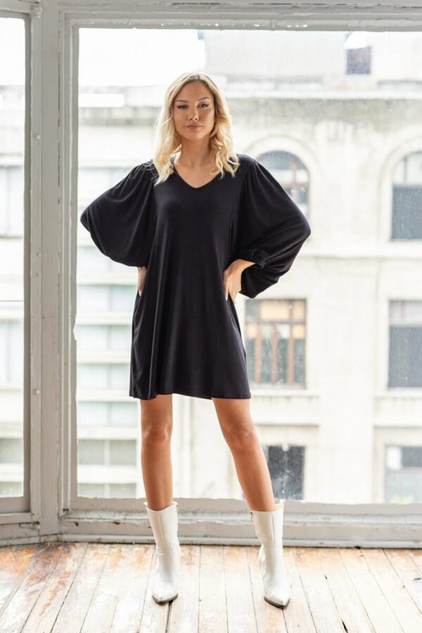 Blouse dress with 3/4 balloon sleeves in black color